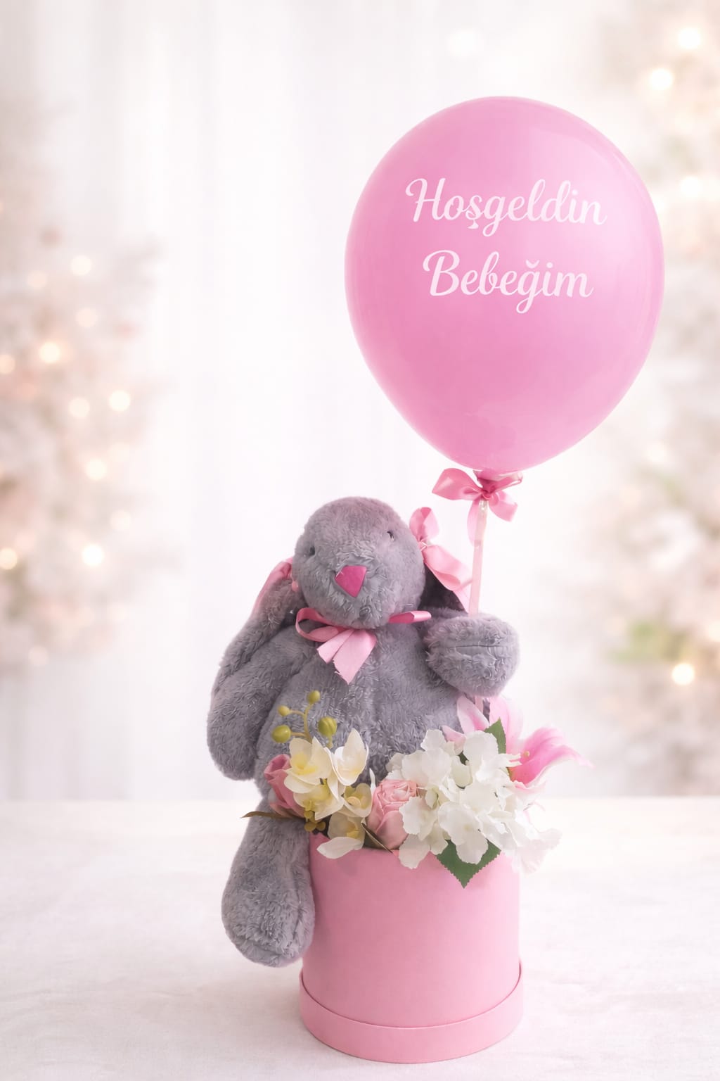Pembe Balonlu Tavşan