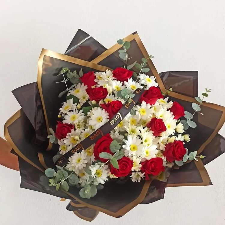 12Li Kırmızı Gül Ve Papatya Buketi