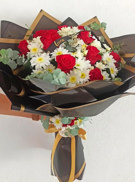 12Li Kırmızı Gül Ve Papatya Buketi