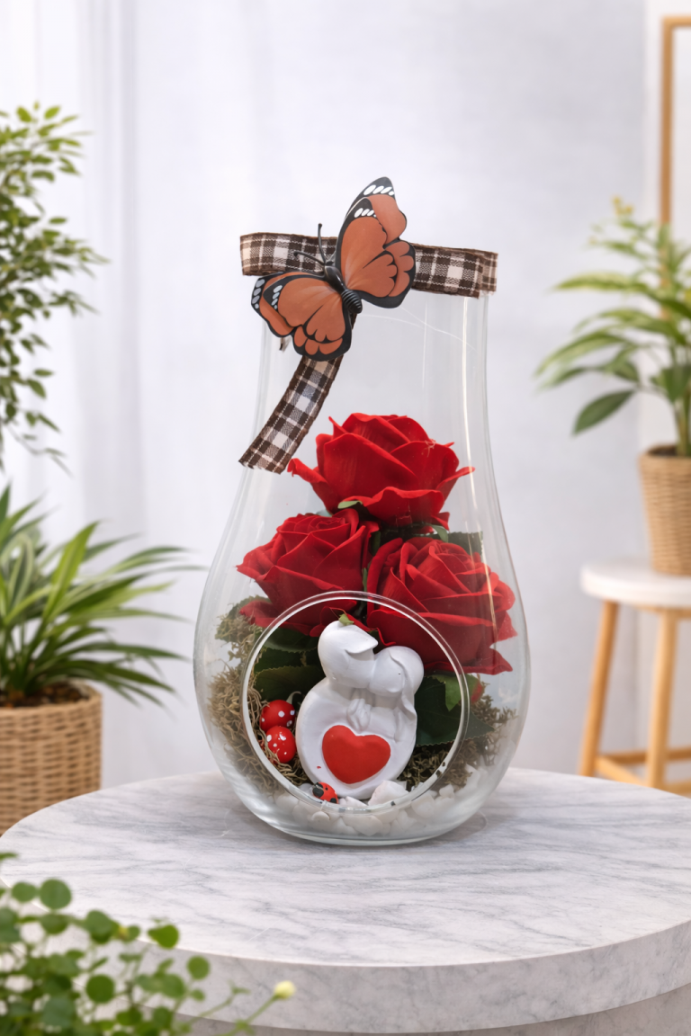 Cam Vazo İçinde Yapay Kırmızı Gül