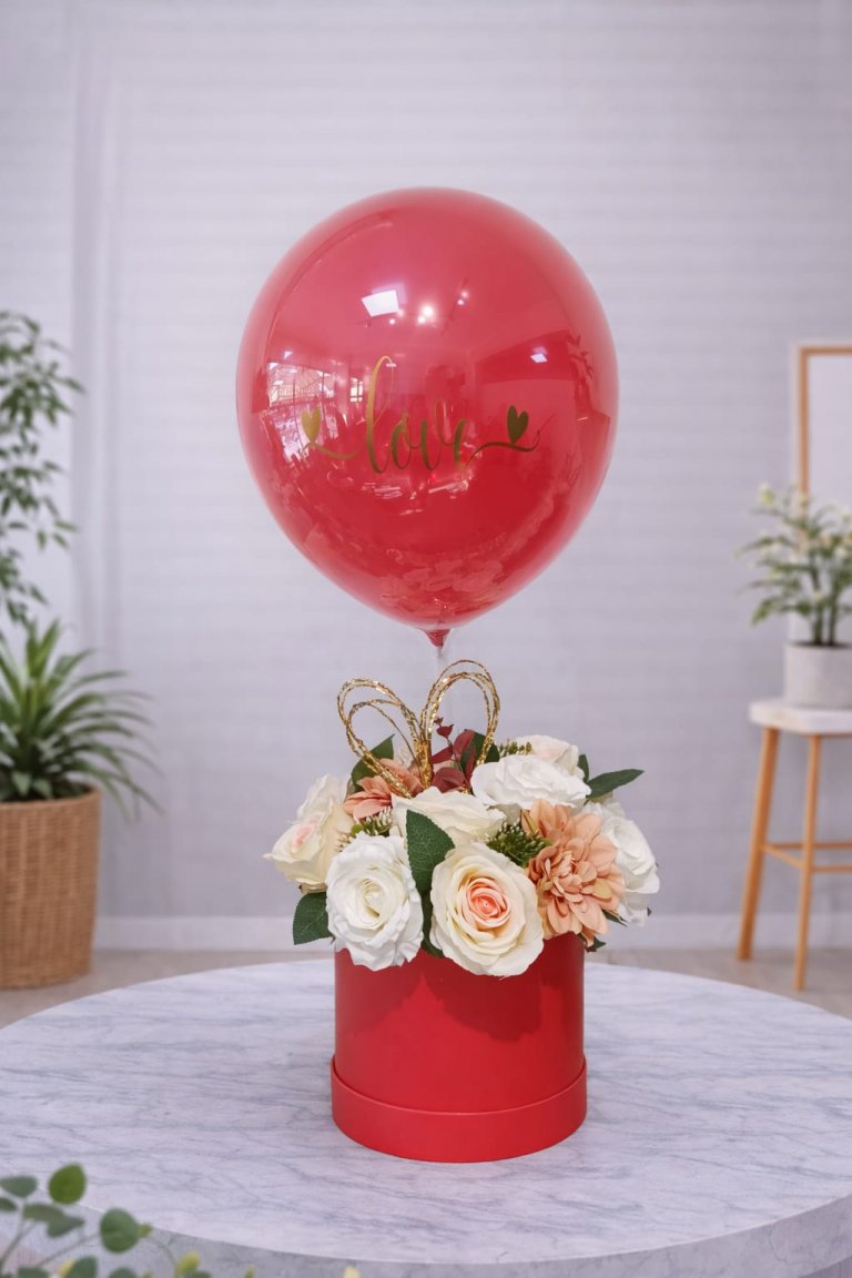 Kırmızı Kutuda Love Balonlu